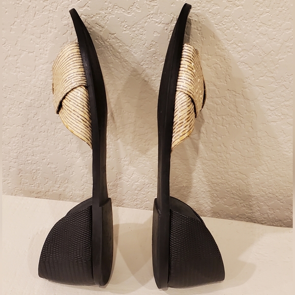 Vince "Ida" Sandals, Gold/Tan/Black, Open Toe, Croc Embossed, Size 8/8.5, EUC - Picture 10 of 15